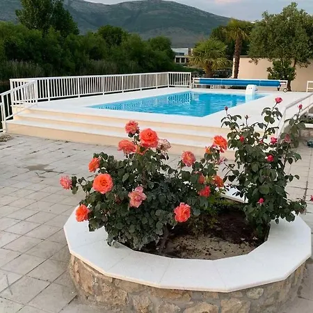 Villa Waterfront Sunset Dream With Pool